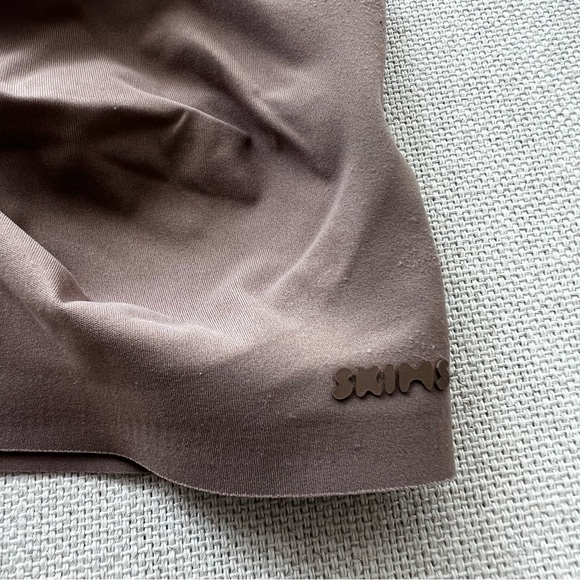 SKIMS Naked Plunge Bralette - Picture 9 of 12